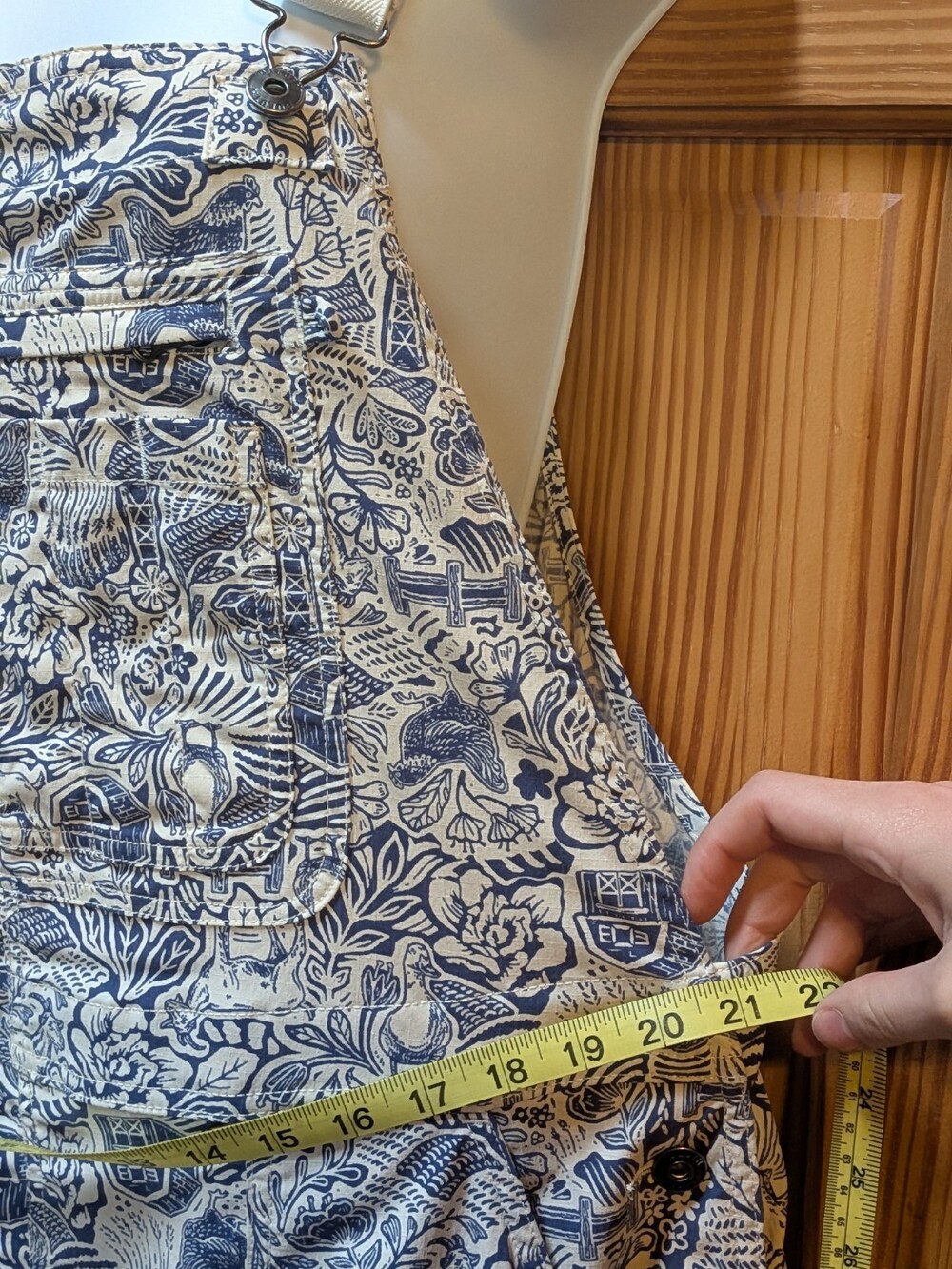 Duluth Trading Co Women's XL Heirloom Gardening Bib Overalls Blue/White Farm - Picture 5 of 16